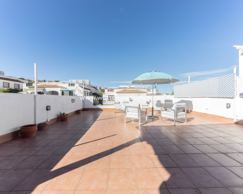 Resale - Quad - Urb. La Marina