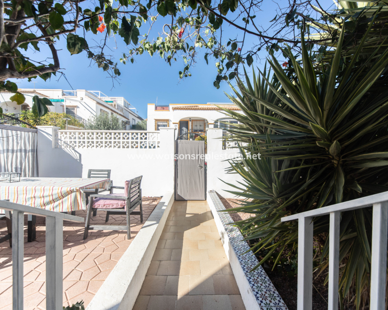 Resale - Quad - Urb. La Marina