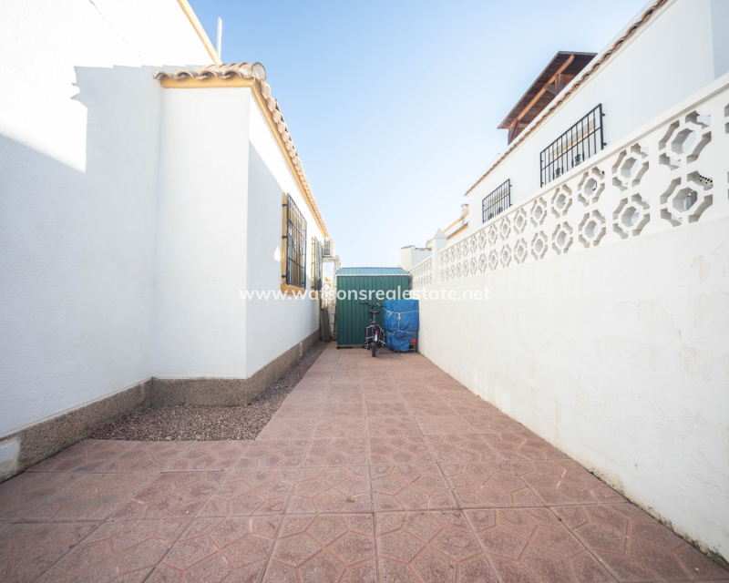 Resale - Quad - Urb. La Marina
