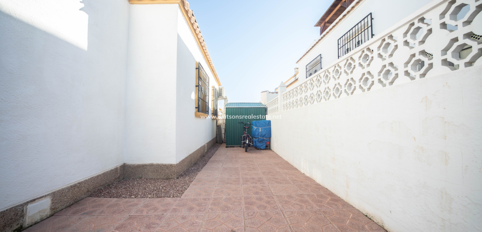 Resale - Quad - Urb. La Marina