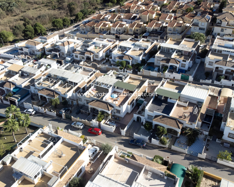 Resale - Quad - Urb. La Marina