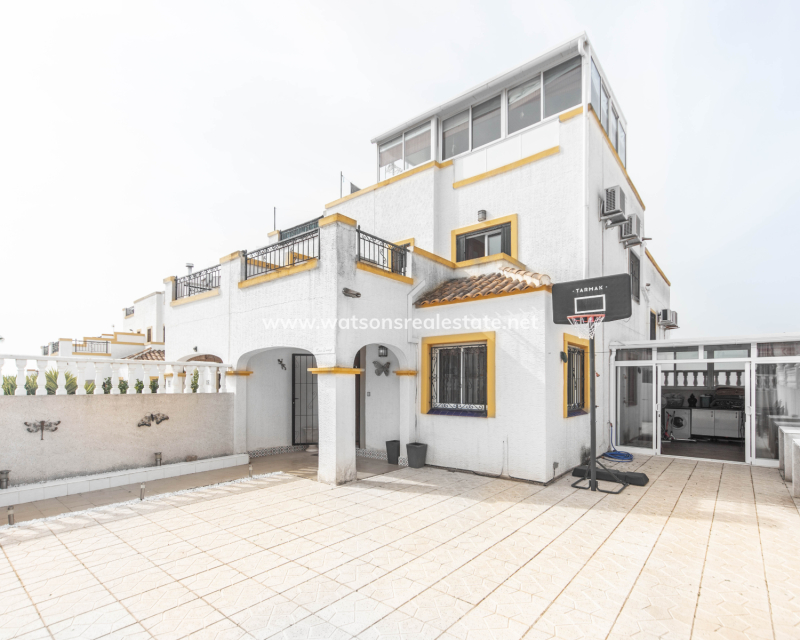 Resale - Quad - Urb. La Marina