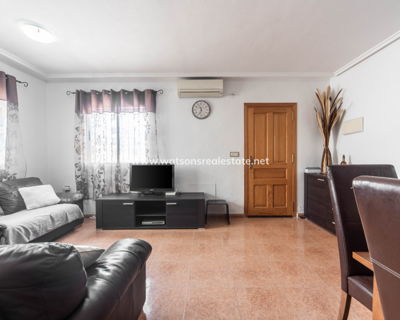 Resale - Quad - Urb. La Marina