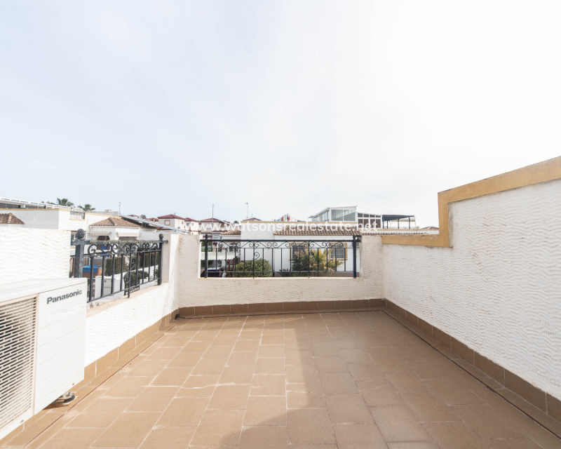 Resale - Quad - Urb. La Marina