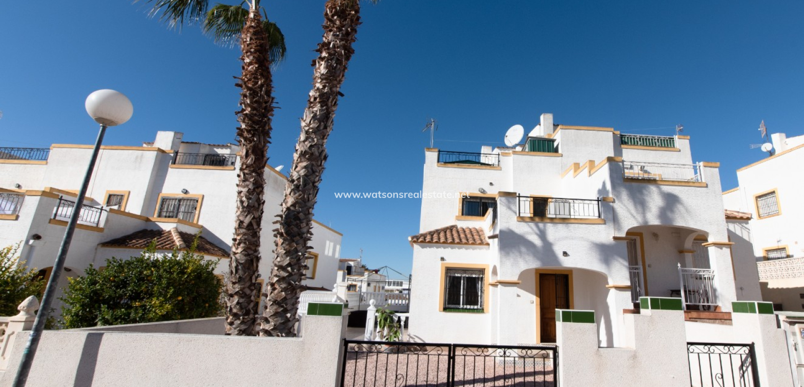 Resale - Quad - Urb. La Marina