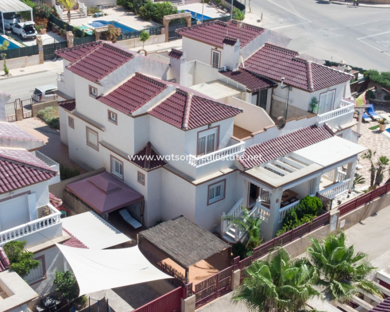 Resale - Quad - Urb. La Marina