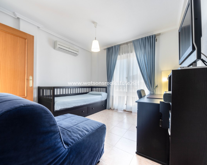 Resale - Quad - Urb. La Marina