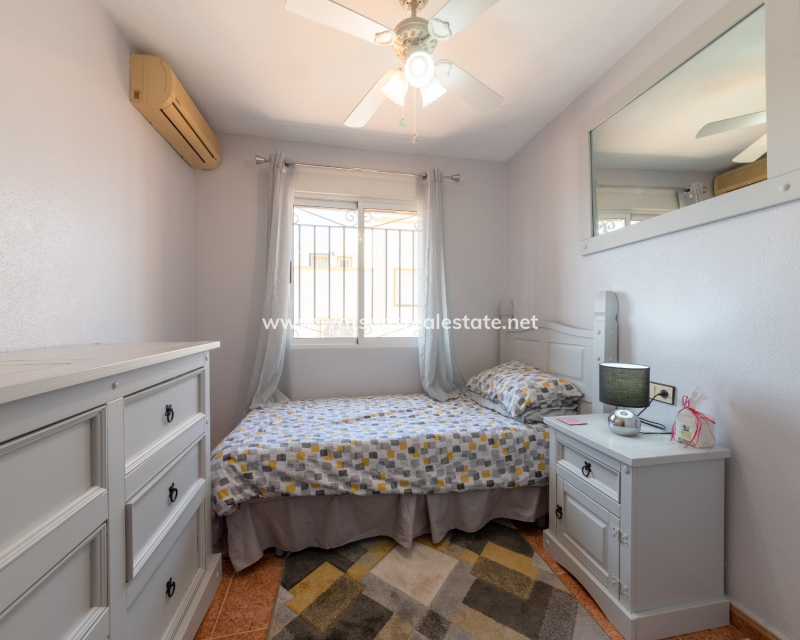Resale - Quad - Urb. La Marina