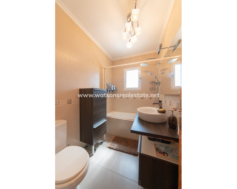 Resale - Quad - Urb. La Marina