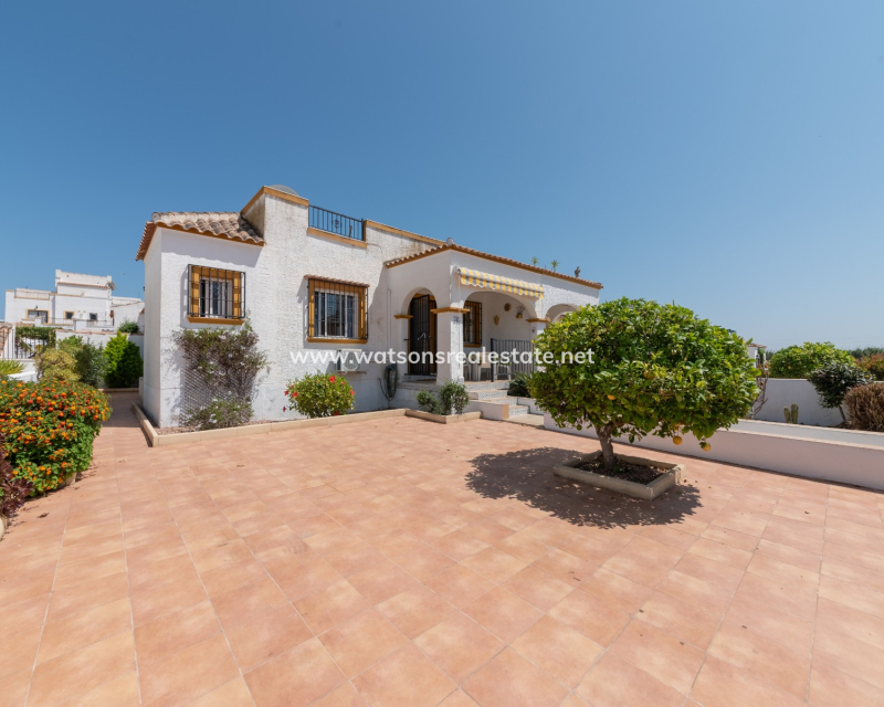 Resale - Quad - Urb. La Marina