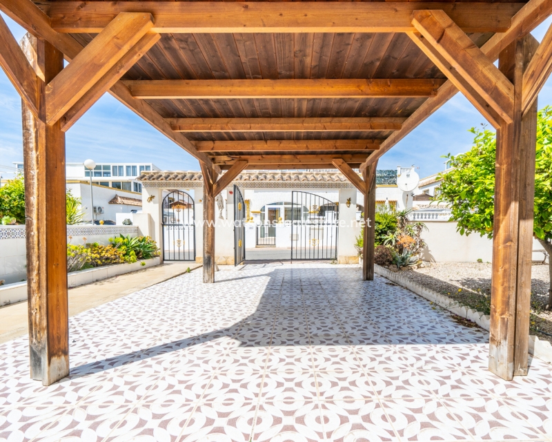 Resale - Quad - Urb. La Marina