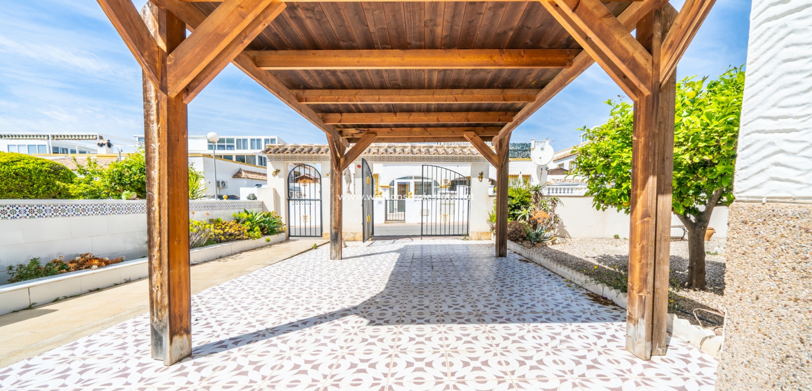 Resale - Quad - Urb. La Marina