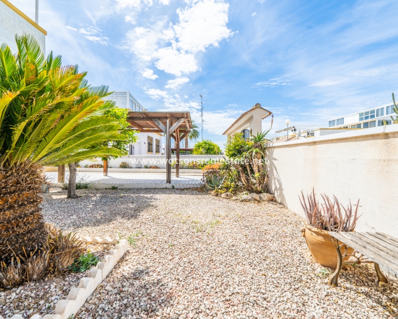 Resale - Quad - Urb. La Marina