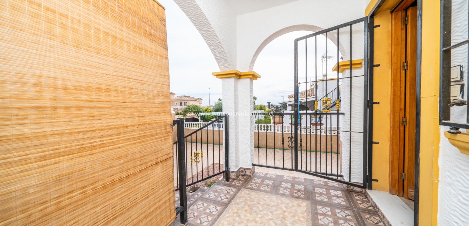 Resale - Quad - Urb. La Marina