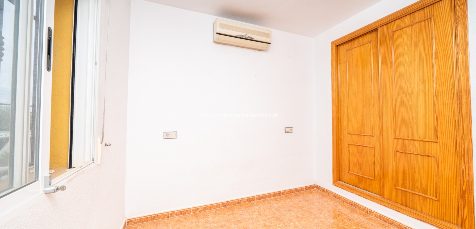 Resale - Quad - Urb. La Marina