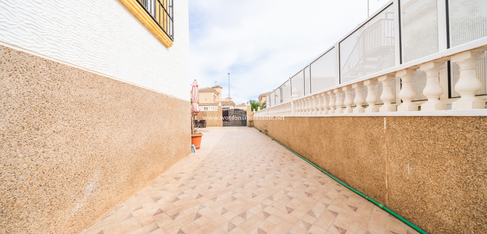 Resale - Quad - Urb. La Marina