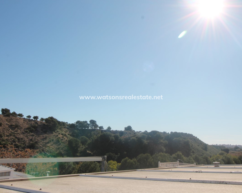 Resale - Quad - Urb. La Marina