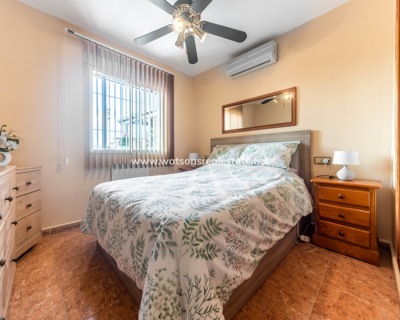 Resale - Quad - Urb. La Marina