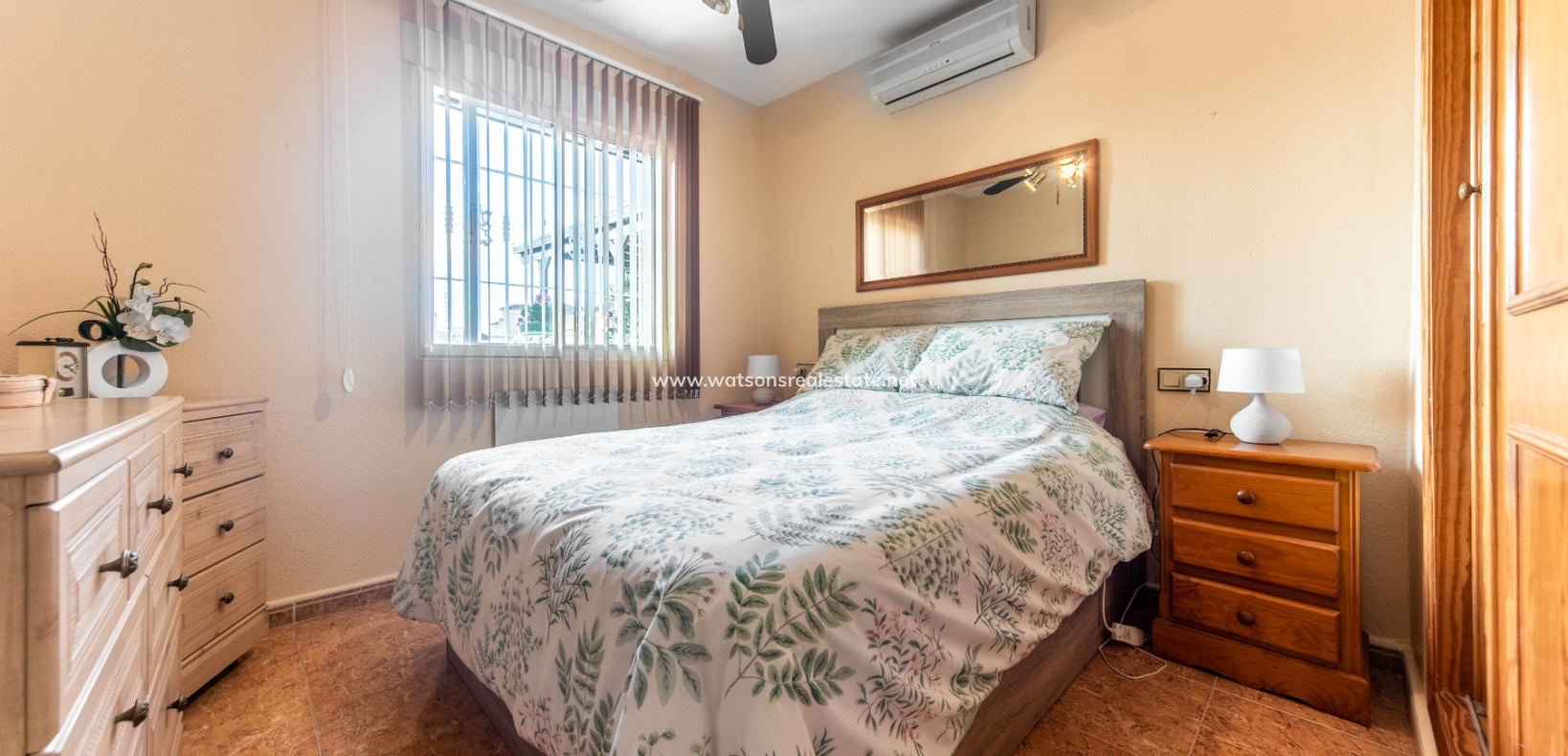 Resale - Quad - Urb. La Marina