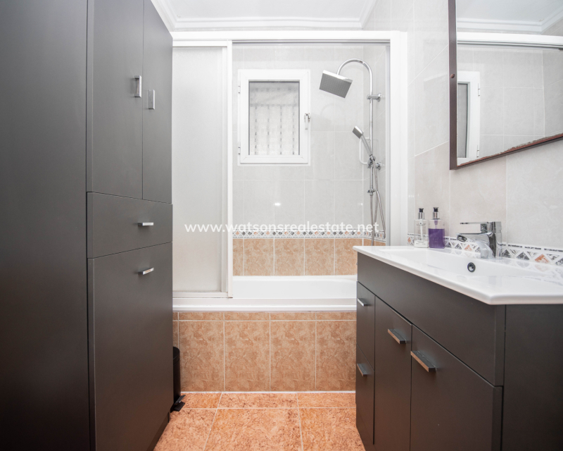 Resale - Quad - Urb. La Marina