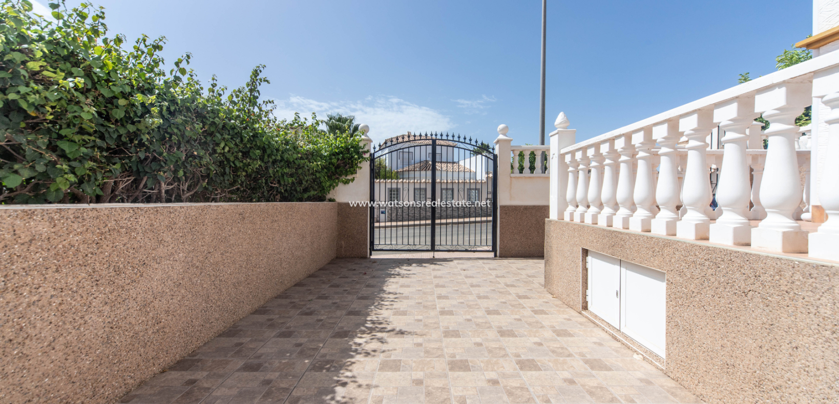 Resale - Quad - Urb. La Marina