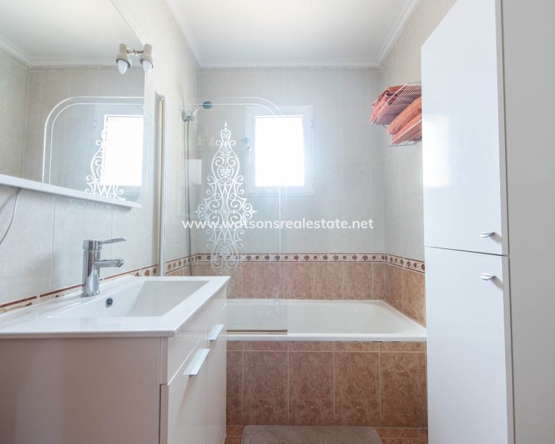 Resale - Quad - Urb. La Marina