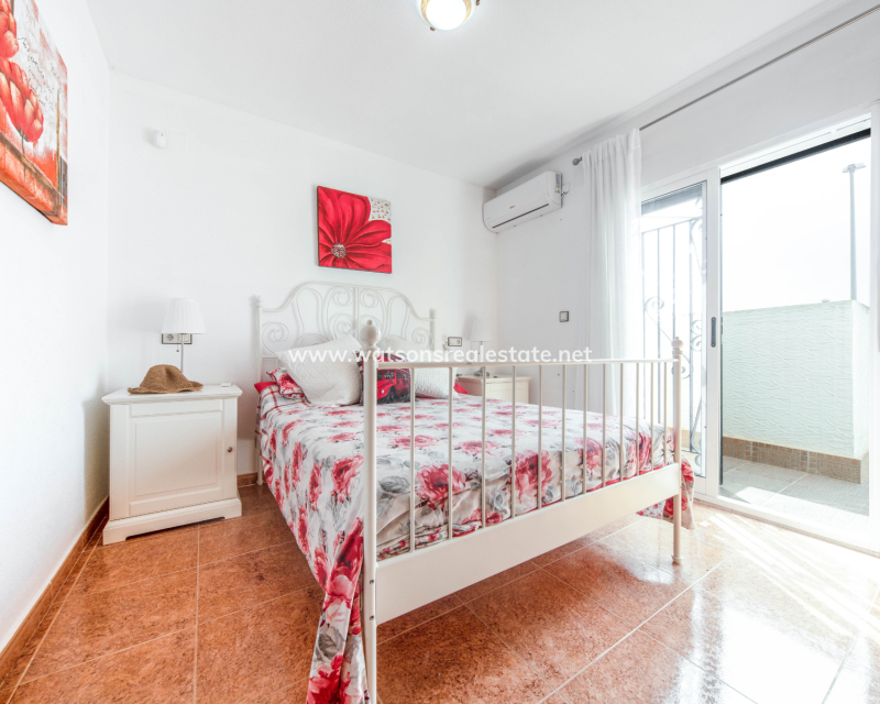Resale - Quad - Urb. La Marina