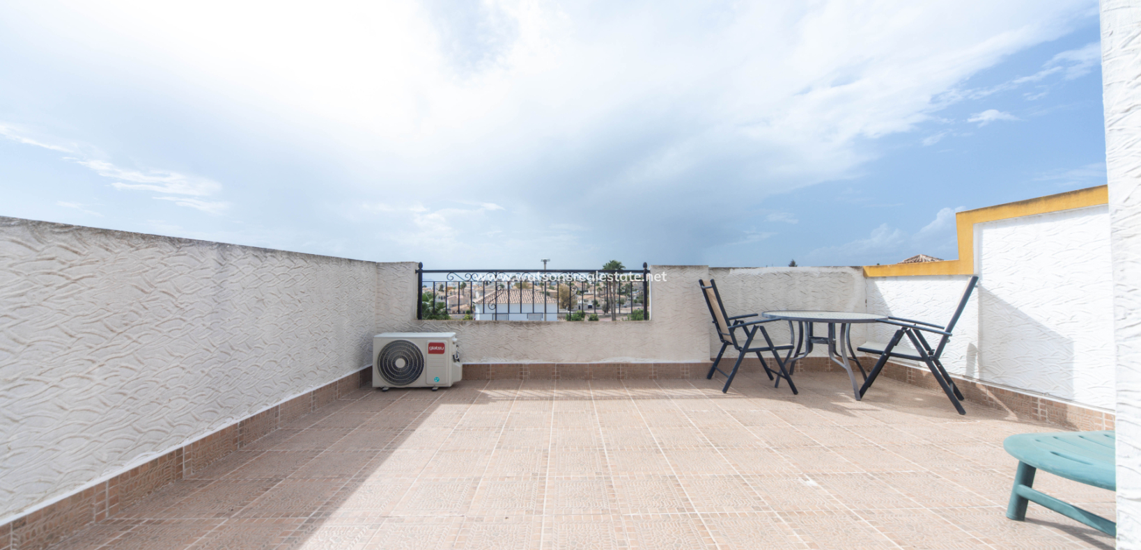 Resale - Quad - Urb. La Marina