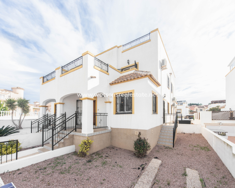 Resale - Quad - Urb. La Marina