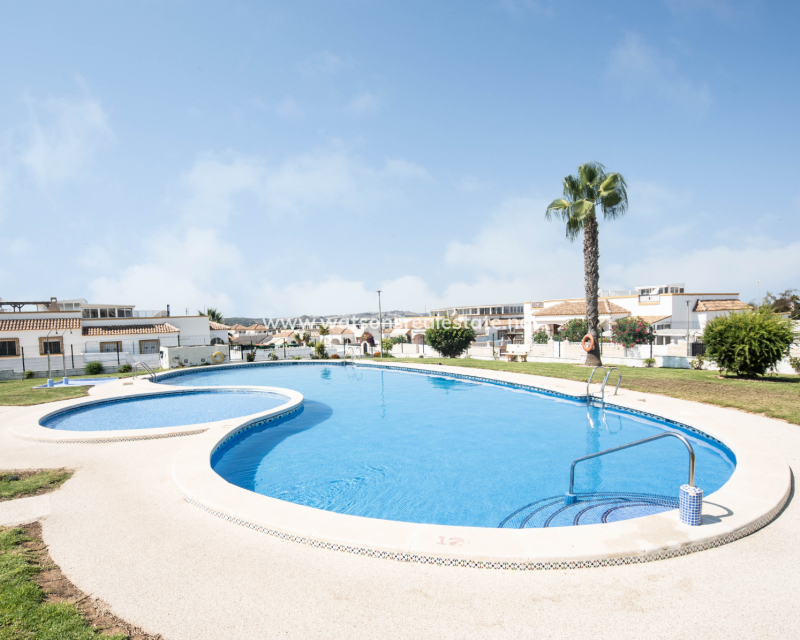 Resale - Quad - Urb. La Marina