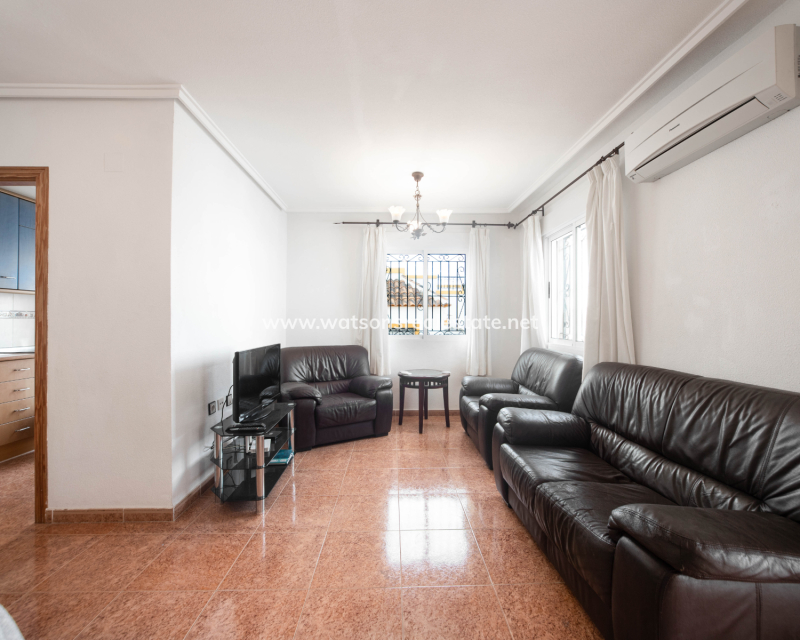 Resale - Quad - Urb. La Marina