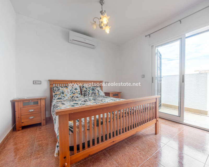 Resale - Quad - Urb. La Marina