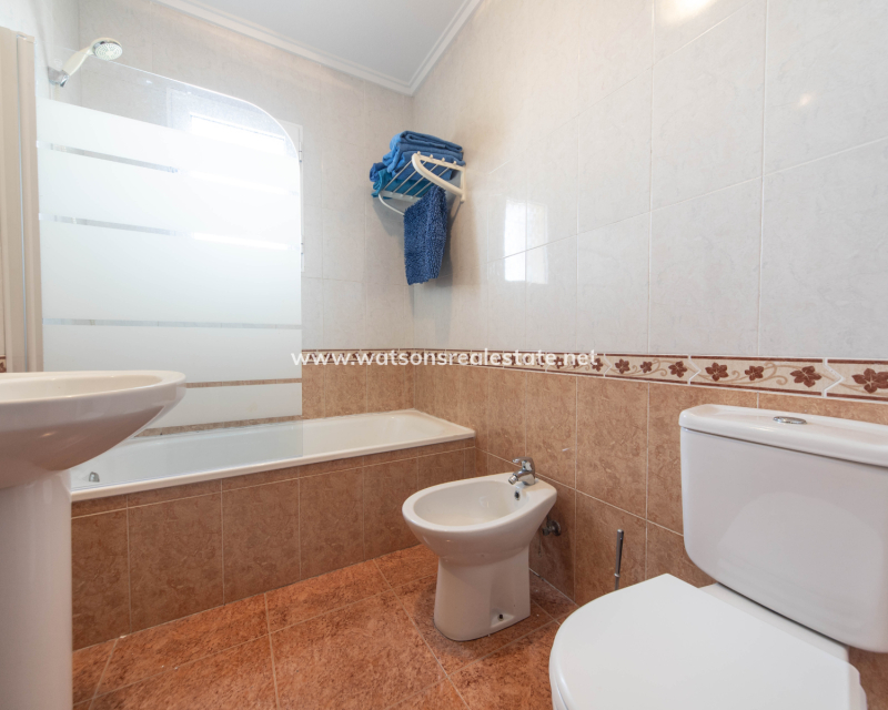 Resale - Quad - Urb. La Marina