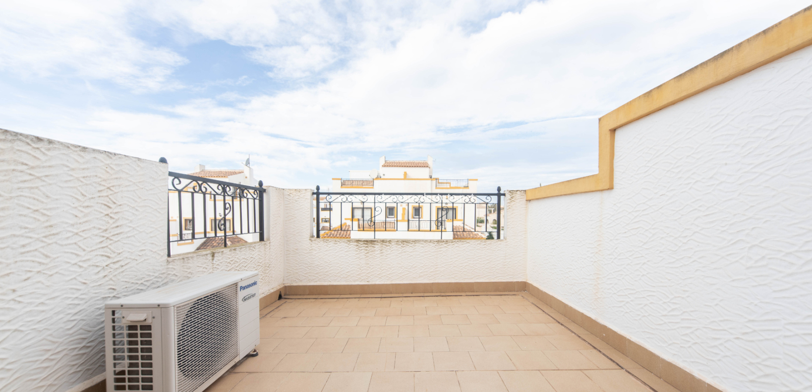 Resale - Quad - Urb. La Marina