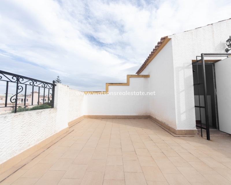 Resale - Quad - Urb. La Marina