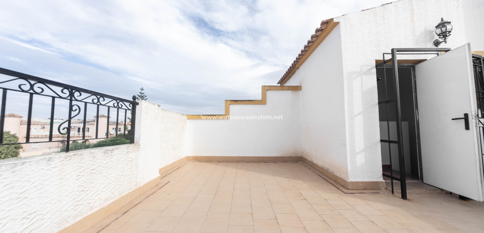 Resale - Quad - Urb. La Marina