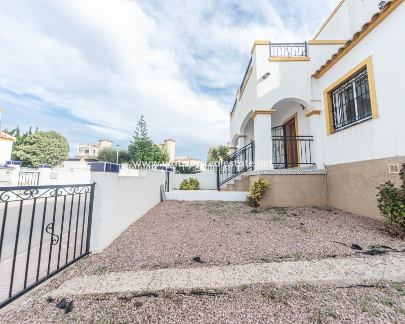 Resale - Quad - Urb. La Marina