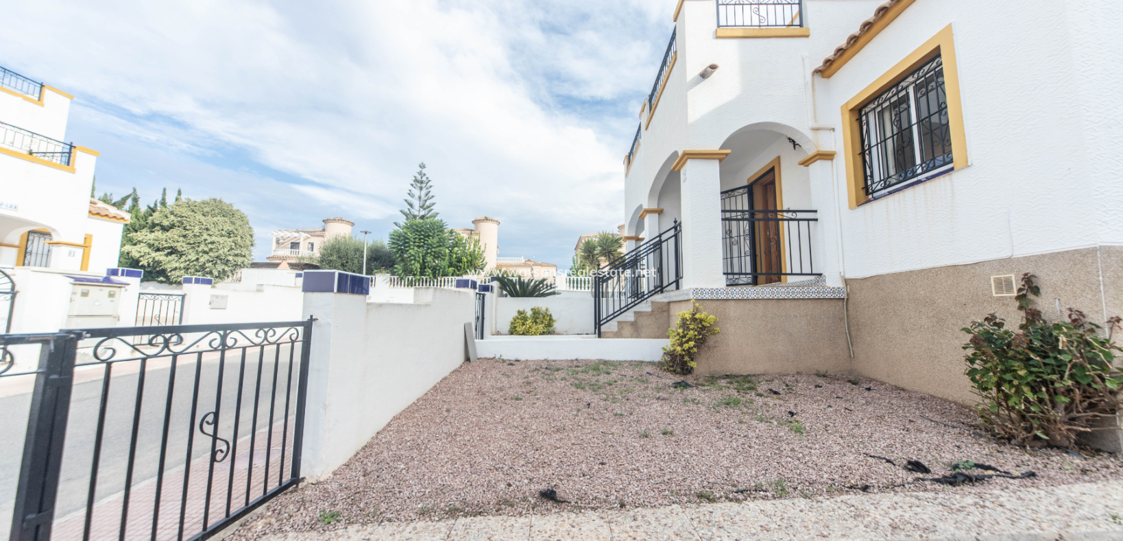 Resale - Quad - Urb. La Marina