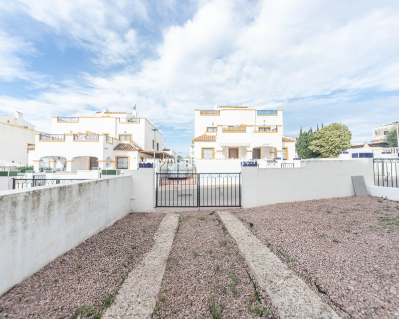 Resale - Quad - Urb. La Marina