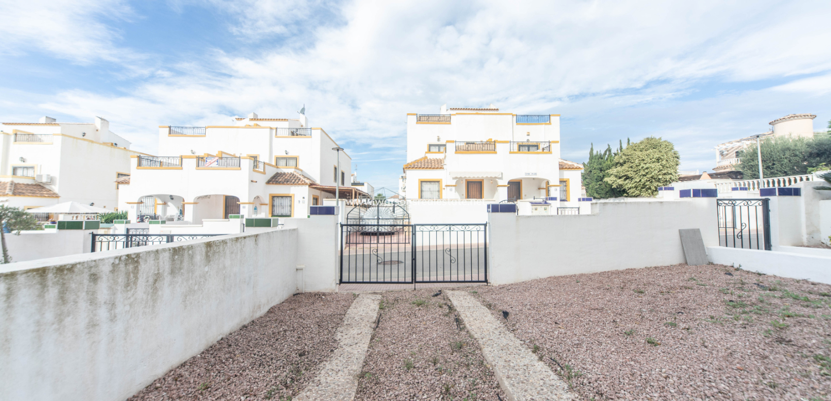 Resale - Quad - Urb. La Marina