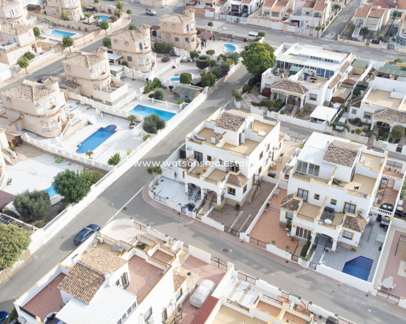 Resale - Quad - Urb. La Marina