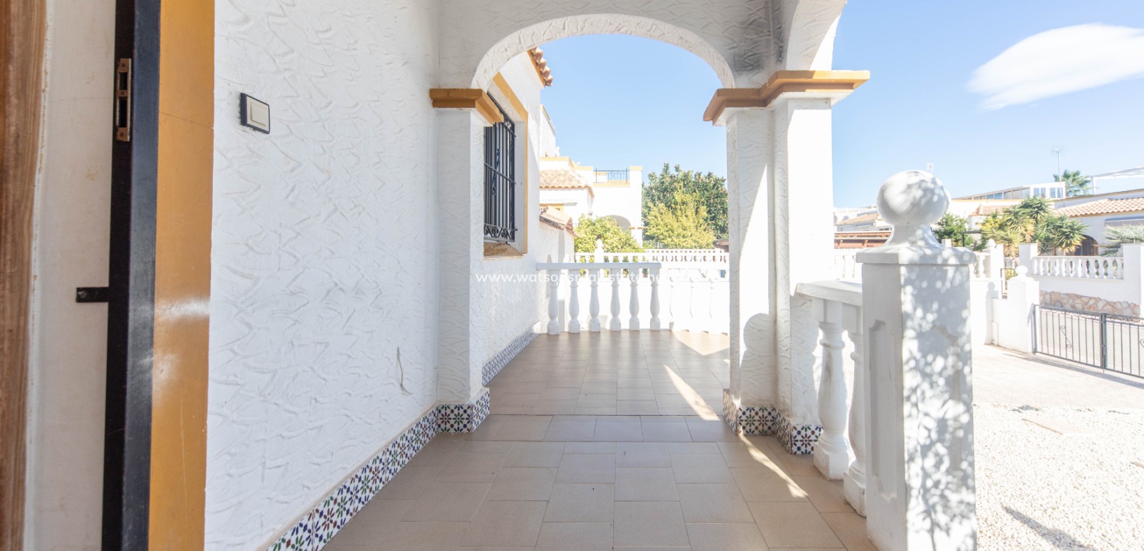 Resale - Quad - Urb. La Marina