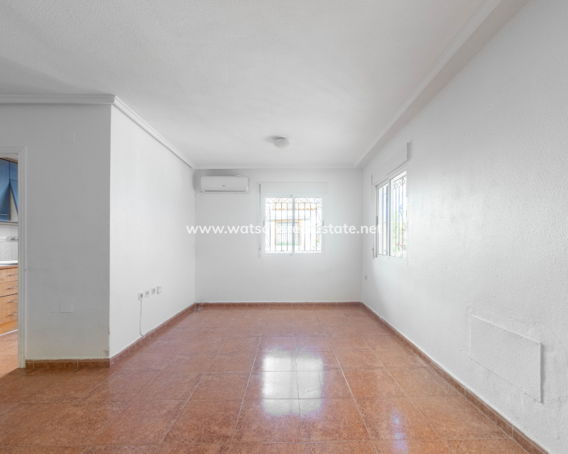 Resale - Quad - Urb. La Marina