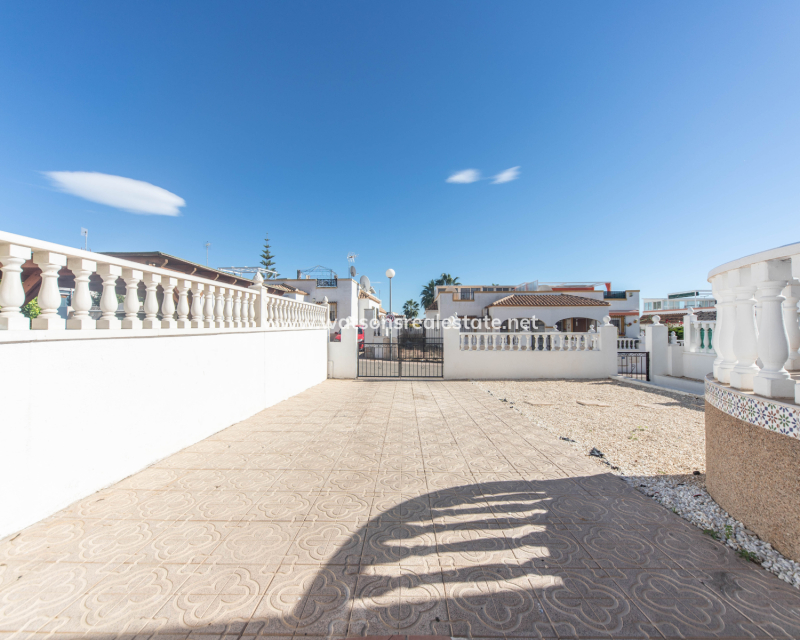 Resale - Quad - Urb. La Marina