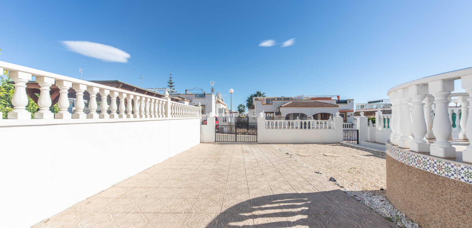 Resale - Quad - Urb. La Marina