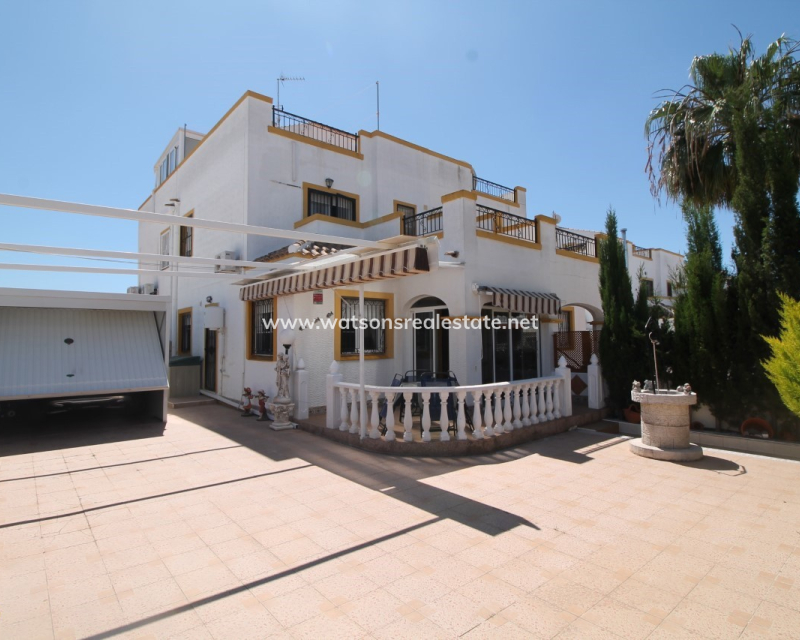 Resale - Quad - Urb. La Marina