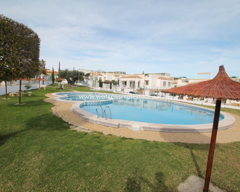 Resale - Quad - Urb. La Marina