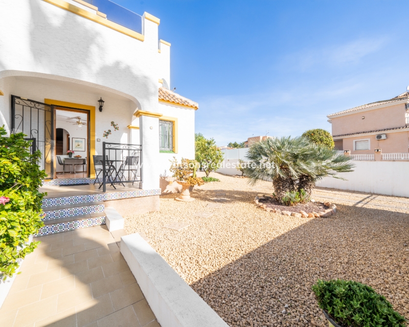 Resale - Quad - Urb. La Marina