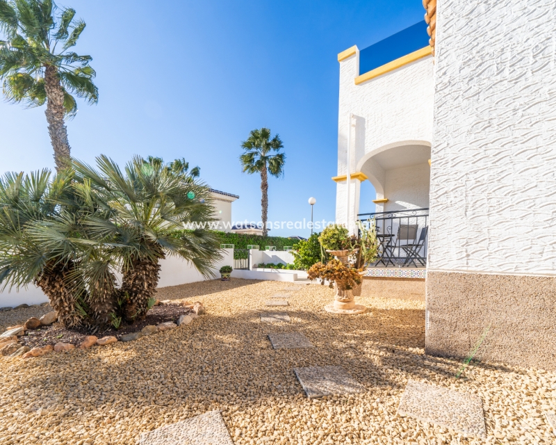 Resale - Quad - Urb. La Marina