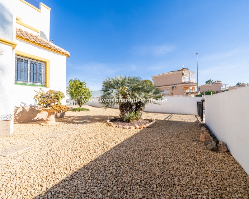 Resale - Quad - Urb. La Marina